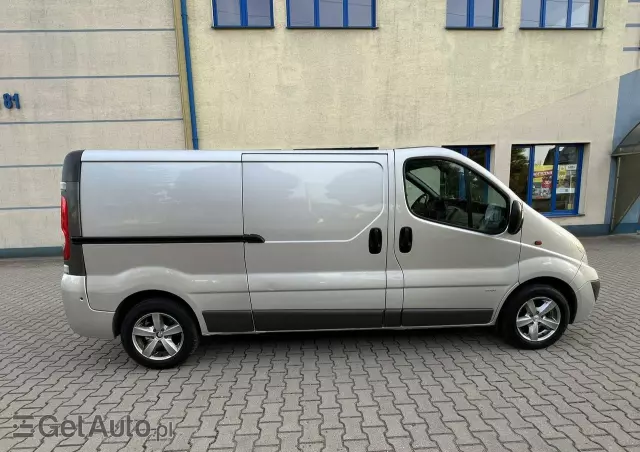 OPEL Vivaro 