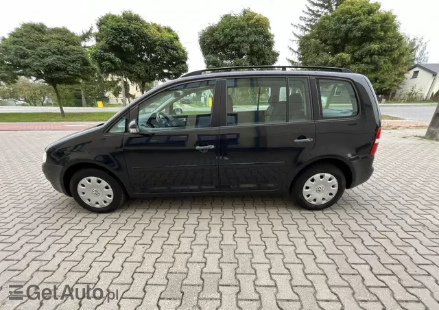 VOLKSWAGEN Touran 