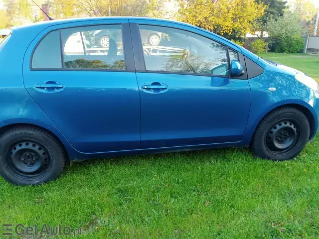 TOYOTA Yaris Yaris