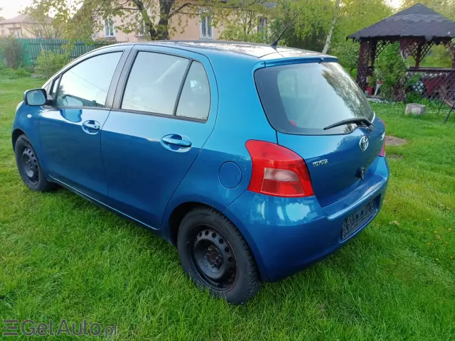 TOYOTA Yaris Yaris