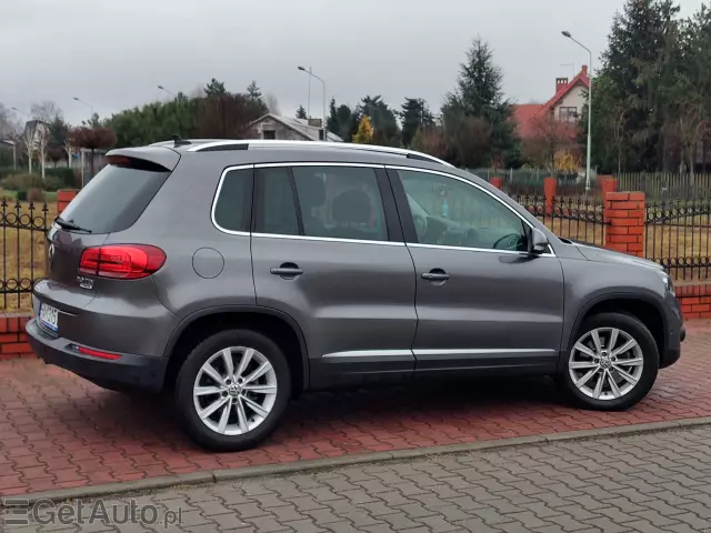 VOLKSWAGEN Tiguan 