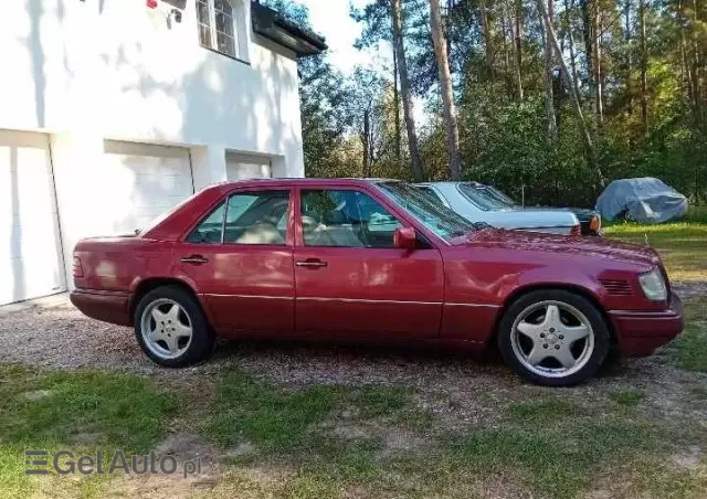 MERCEDES-BENZ W 124 