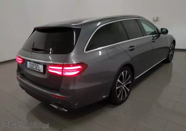 MERCEDES-BENZ Klasa E 220 d 4-Matic 9G-TRONIC