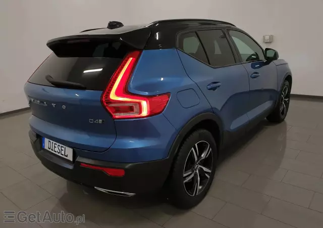 VOLVO XC 40 D4 AWD R-Design