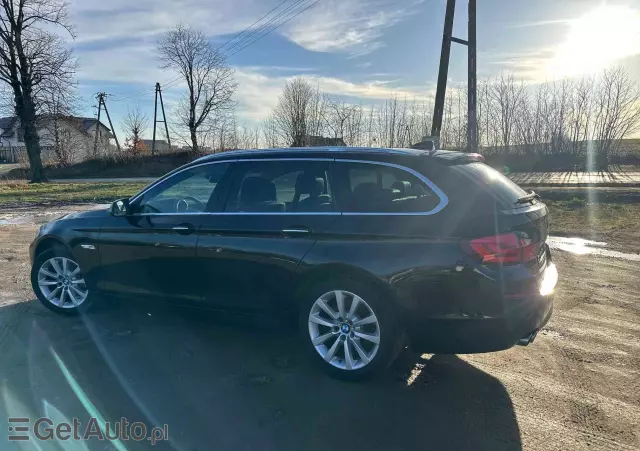 BMW Seria 5 525d Touring Sport-Aut