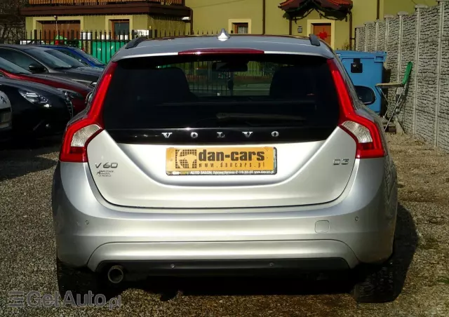 VOLVO V60 D3 Momentum