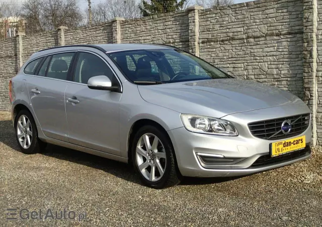 VOLVO V60 D3 Momentum