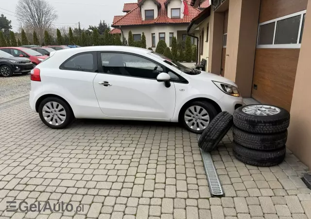 KIA Rio 1.2 M