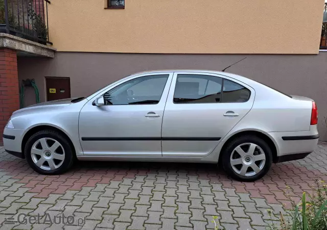 SKODA Octavia 1.6 FSI Elegance