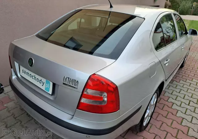 SKODA Octavia 1.6 FSI Elegance