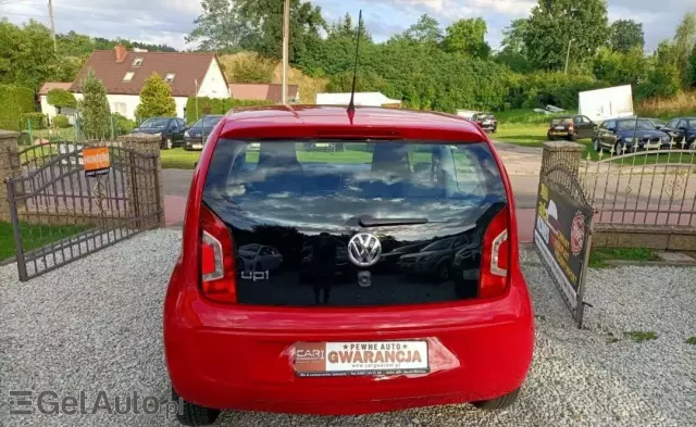 VOLKSWAGEN Up! 