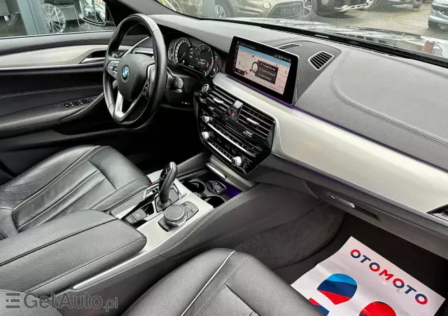 BMW Seria 5 520d Luxury Line