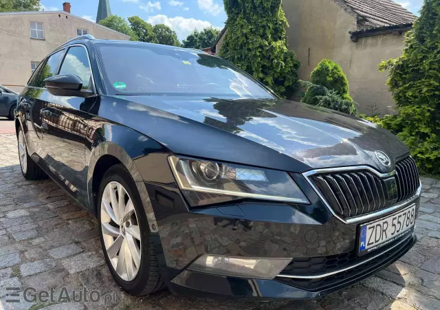 SKODA Superb 2.0 TDI Ambition DSG