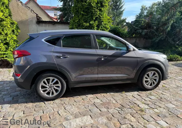 HYUNDAI Tucson Blue 1.7 CRDi 2WD Style