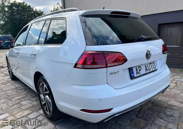 VOLKSWAGEN Golf 1.6 TDI DSG Sound