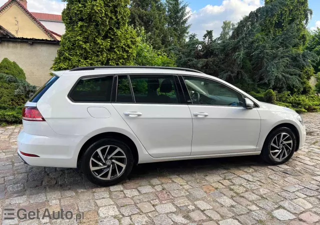 VOLKSWAGEN Golf 1.6 TDI DSG Sound