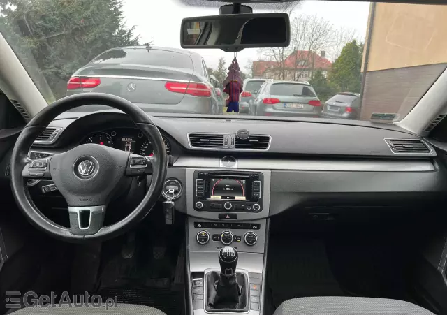 VOLKSWAGEN Passat 1.6 TDI Comfortline