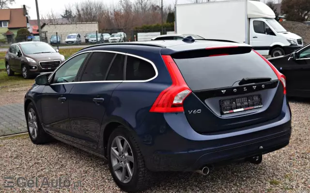 VOLVO V60 D3 Summum