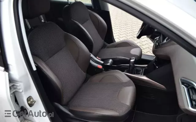 PEUGEOT 2008 1.2 VTi Allure