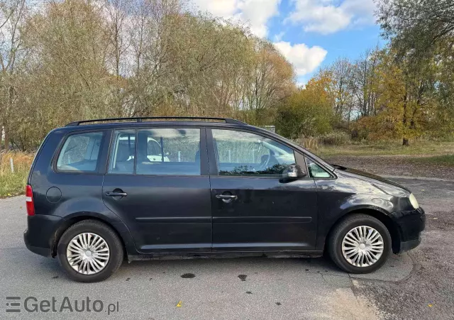 VOLKSWAGEN Touran 1.6 Basis