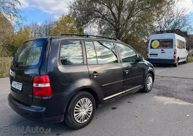 VOLKSWAGEN Touran 1.6 Basis