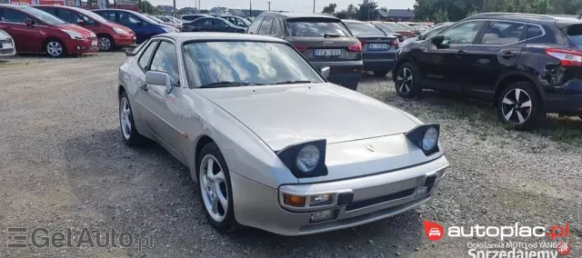 PORSCHE 944 