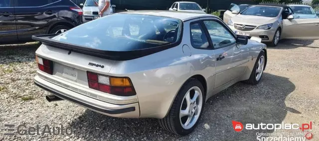 PORSCHE 944 