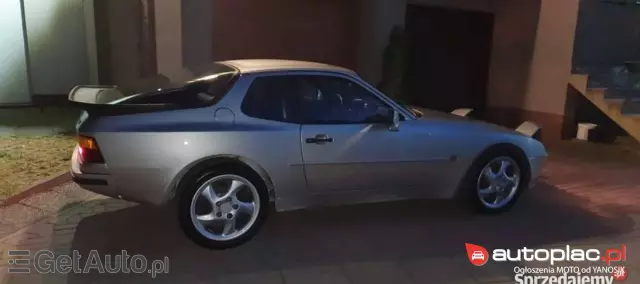 PORSCHE 944 