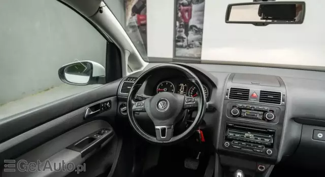 VOLKSWAGEN Touran 