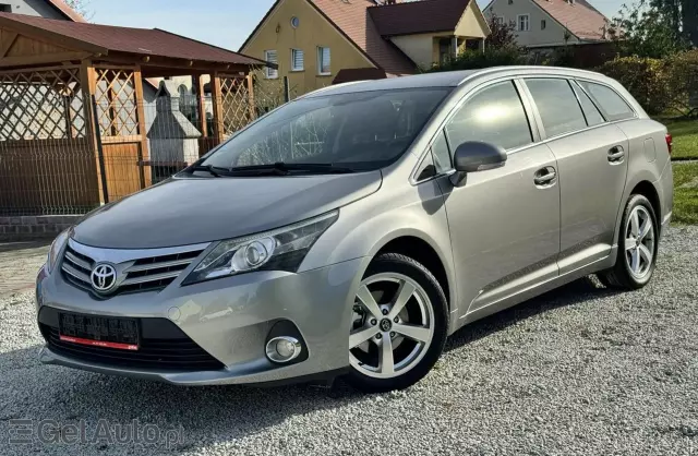 TOYOTA Avensis 