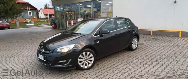 OPEL Astra 1.4 Turbo Cosmo