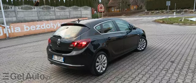 OPEL Astra 1.4 Turbo Cosmo