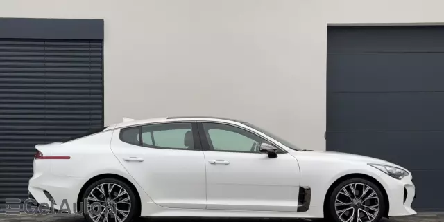 KIA Stinger 2.0 T-GDI GT Line