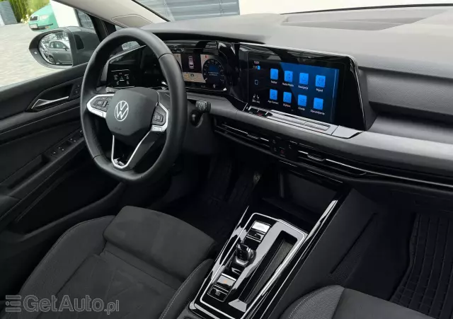 VOLKSWAGEN Golf VIII 1.5 eTSI mHEV Style DSG