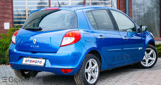 RENAULT Clio 1.2 16V TCE Alize