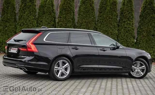 VOLVO V90 D3 Momentum