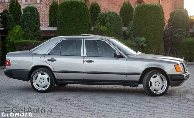 MERCEDES-BENZ W 124 