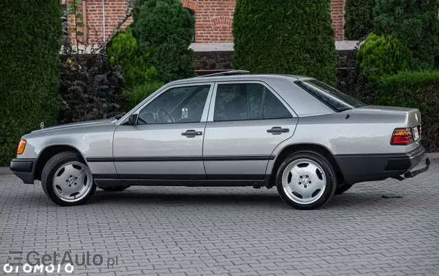 MERCEDES-BENZ W 124 