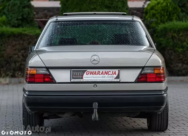 MERCEDES-BENZ W 124 