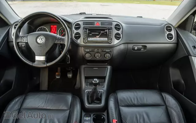 VOLKSWAGEN Tiguan 