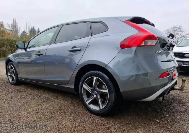 VOLVO V40 T2 Drive-E Momentum