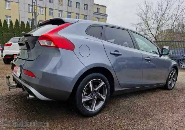 VOLVO V40 T2 Drive-E Momentum