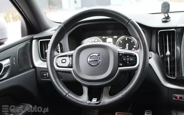 VOLVO XC 60 D5 AWD R-Design