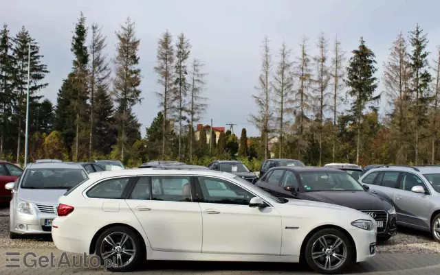 BMW Seria 5 520d xDrive Luxury Line