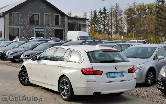 BMW Seria 5 520d xDrive Luxury Line