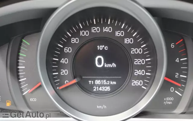 VOLVO V40 D2 Drive-E Momentum