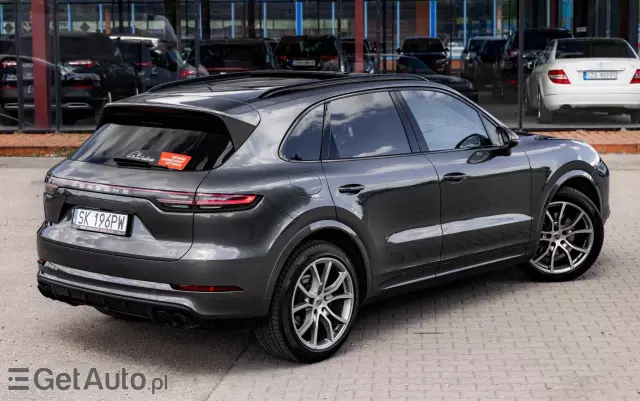 PORSCHE Cayenne Platinum Edition