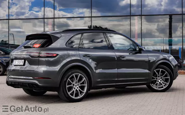 PORSCHE Cayenne Platinum Edition