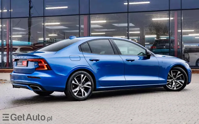 VOLVO S60 T4 R-Design First Edition