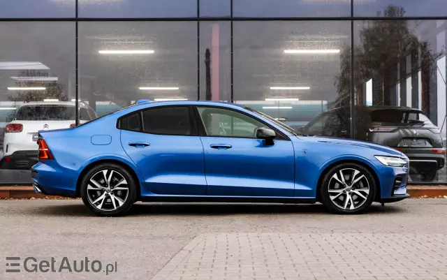 VOLVO S60 T4 R-Design First Edition